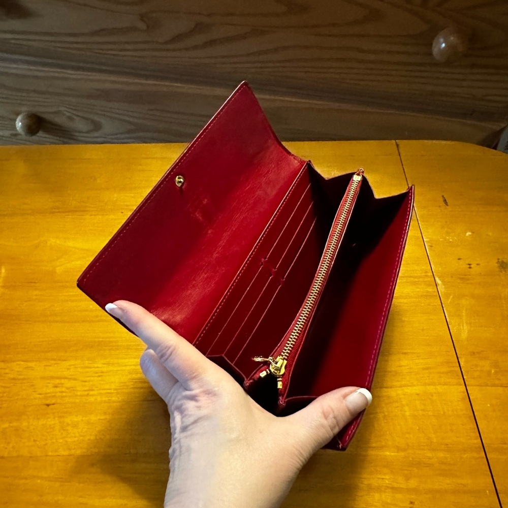 Louis Vuitton Red Vernis Leather Sarah Wallet - Picture 3 of 12